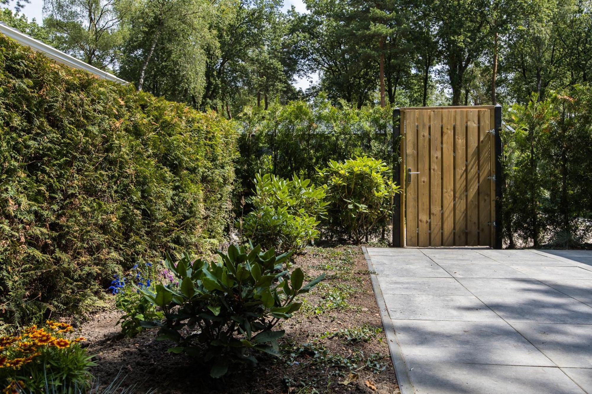 Veluwe Hoenderloo Luxury Chalet With Private Sauna And Hot Tub - Swimming Pool Tennis Court Supermarket Bowling Alley Theatre And Entertainment For Children 外观 照片