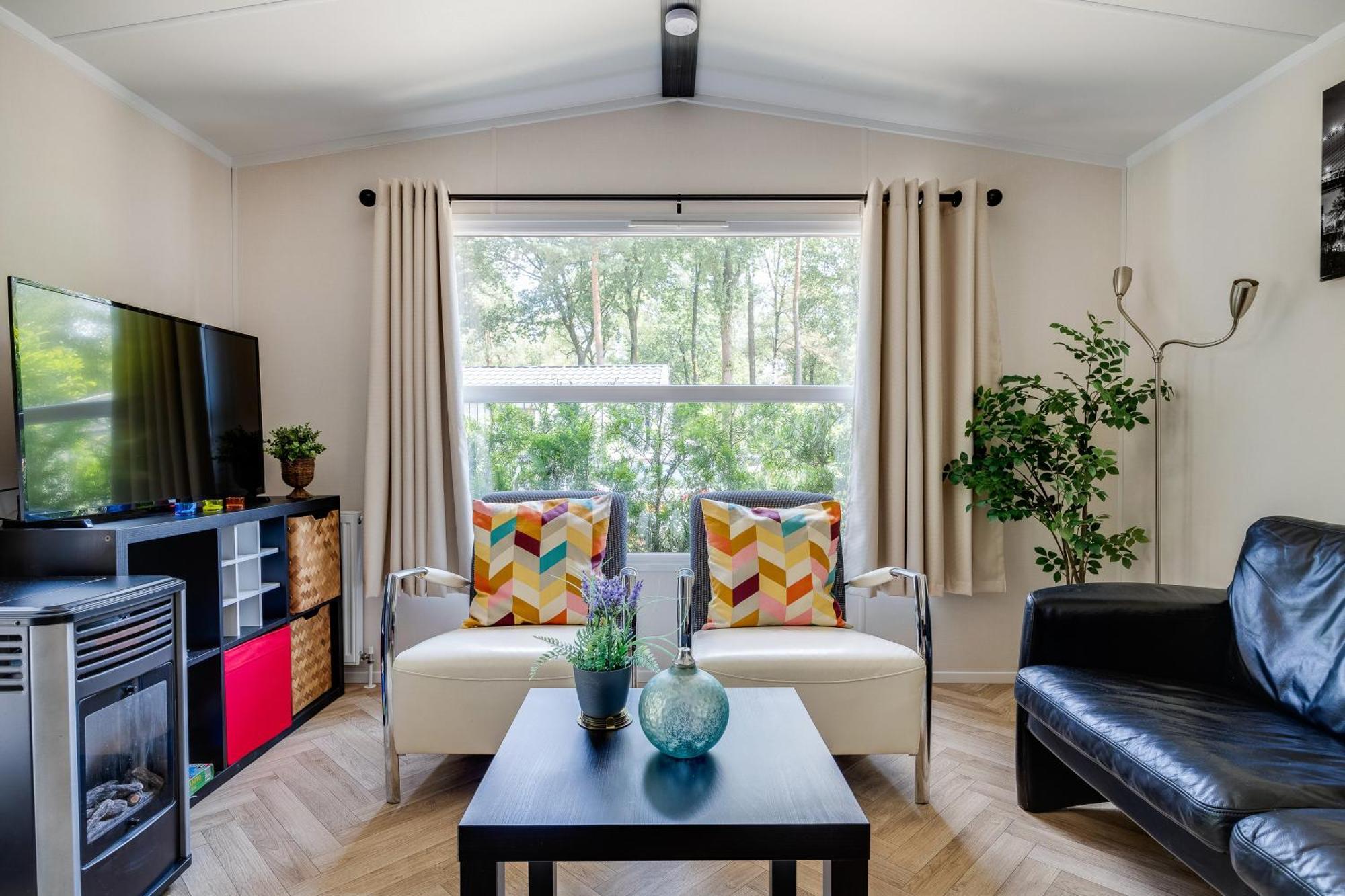 Veluwe Hoenderloo Luxury Chalet With Private Sauna And Hot Tub - Swimming Pool Tennis Court Supermarket Bowling Alley Theatre And Entertainment For Children 外观 照片