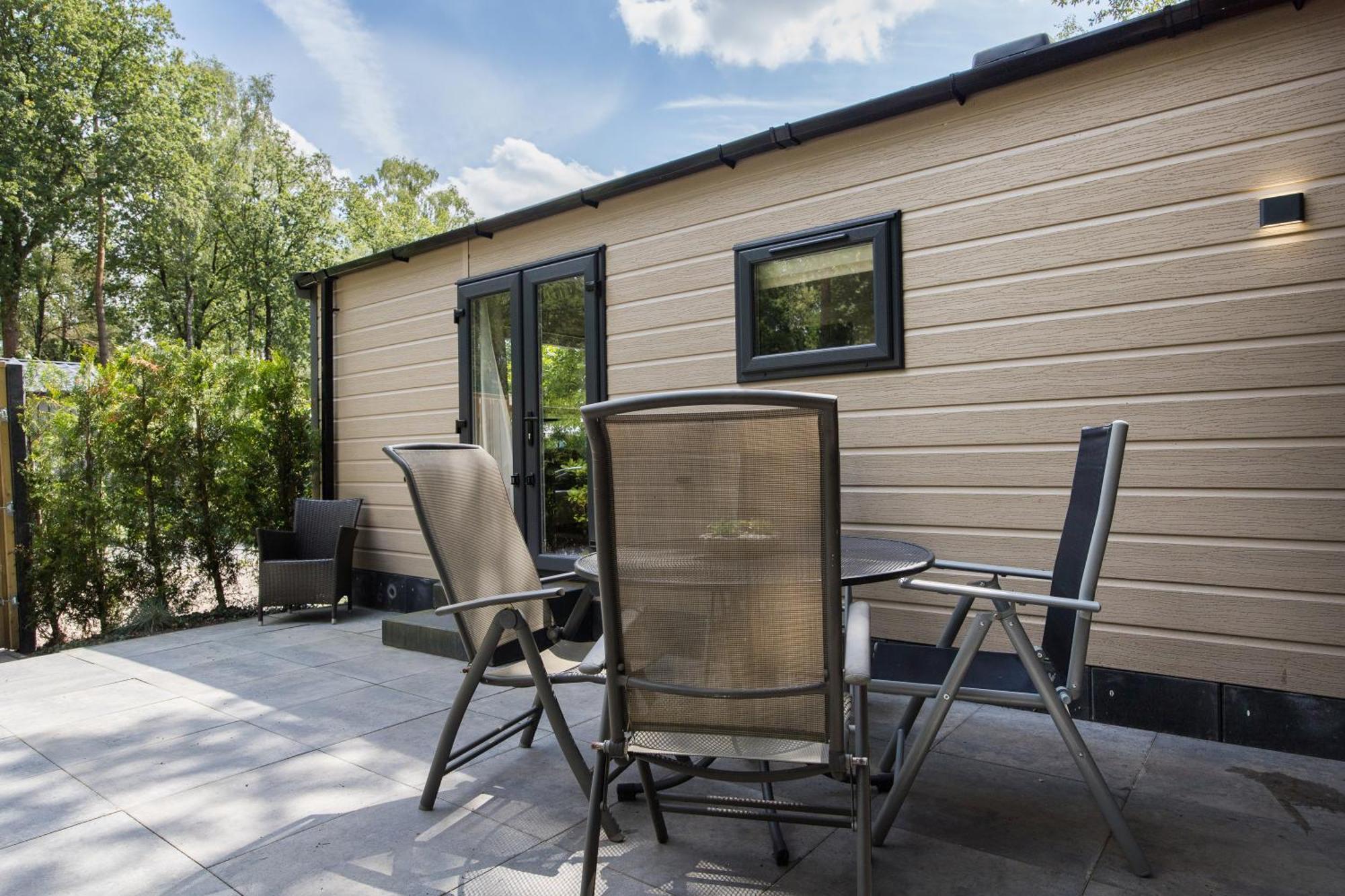 Veluwe Hoenderloo Luxury Chalet With Private Sauna And Hot Tub - Swimming Pool Tennis Court Supermarket Bowling Alley Theatre And Entertainment For Children 外观 照片