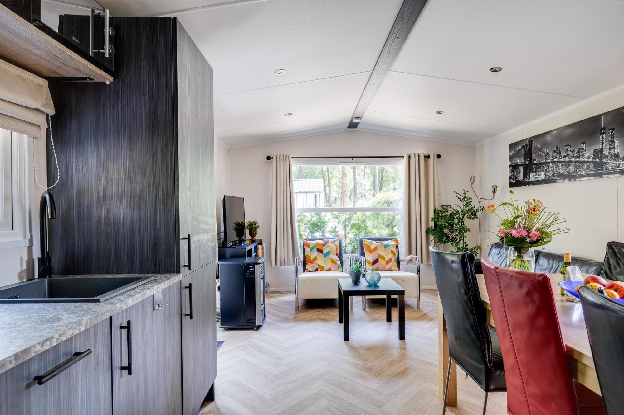 Veluwe Hoenderloo Luxury Chalet With Private Sauna And Hot Tub - Swimming Pool Tennis Court Supermarket Bowling Alley Theatre And Entertainment For Children 外观 照片